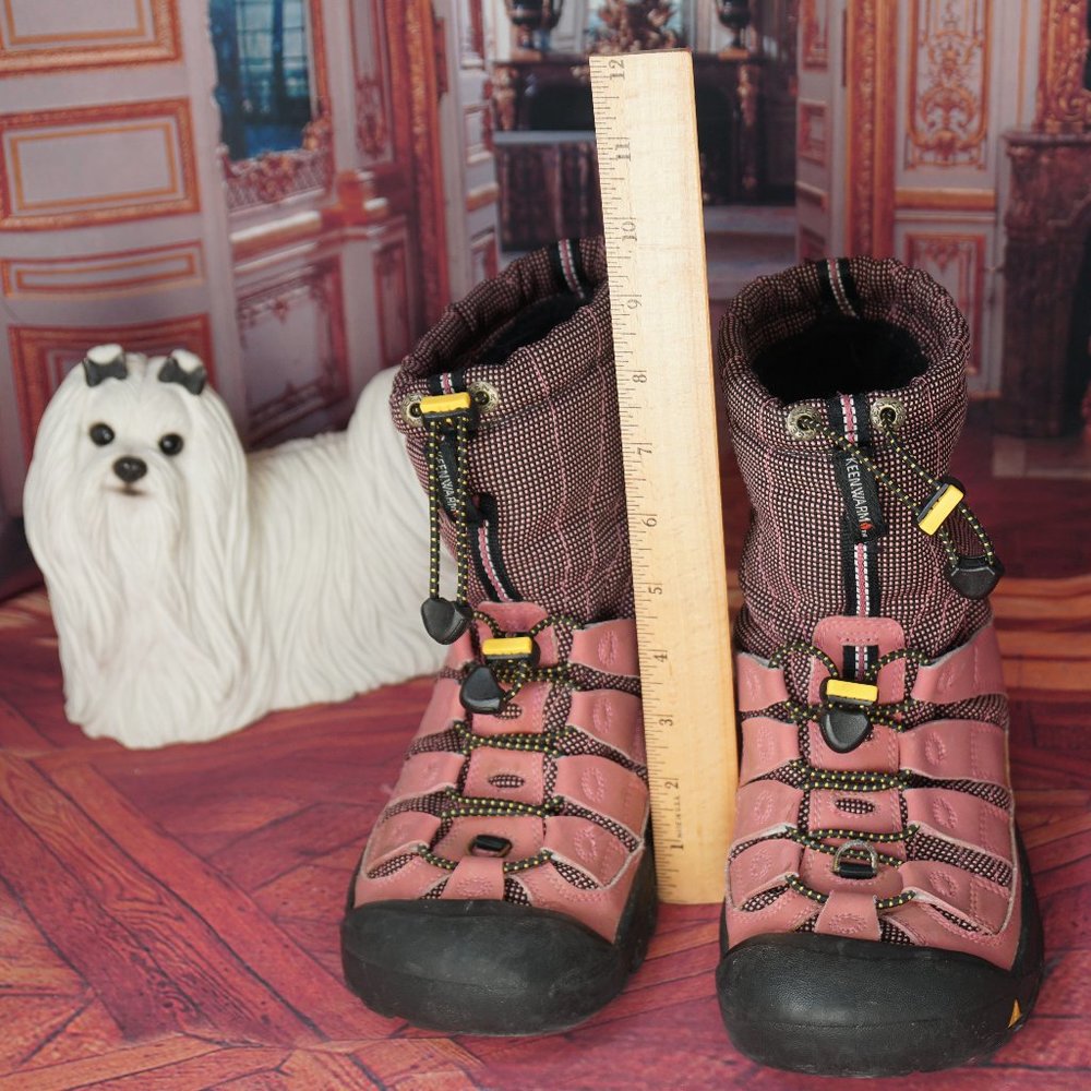 KEEN Pink & Black Hiking Ankle Boots Sz. 7 - Picture 1 of 13